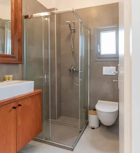 Mykonos Luxury With Jacuzzi